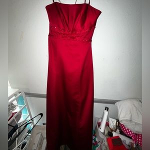Beautiful red dress - Sz 6